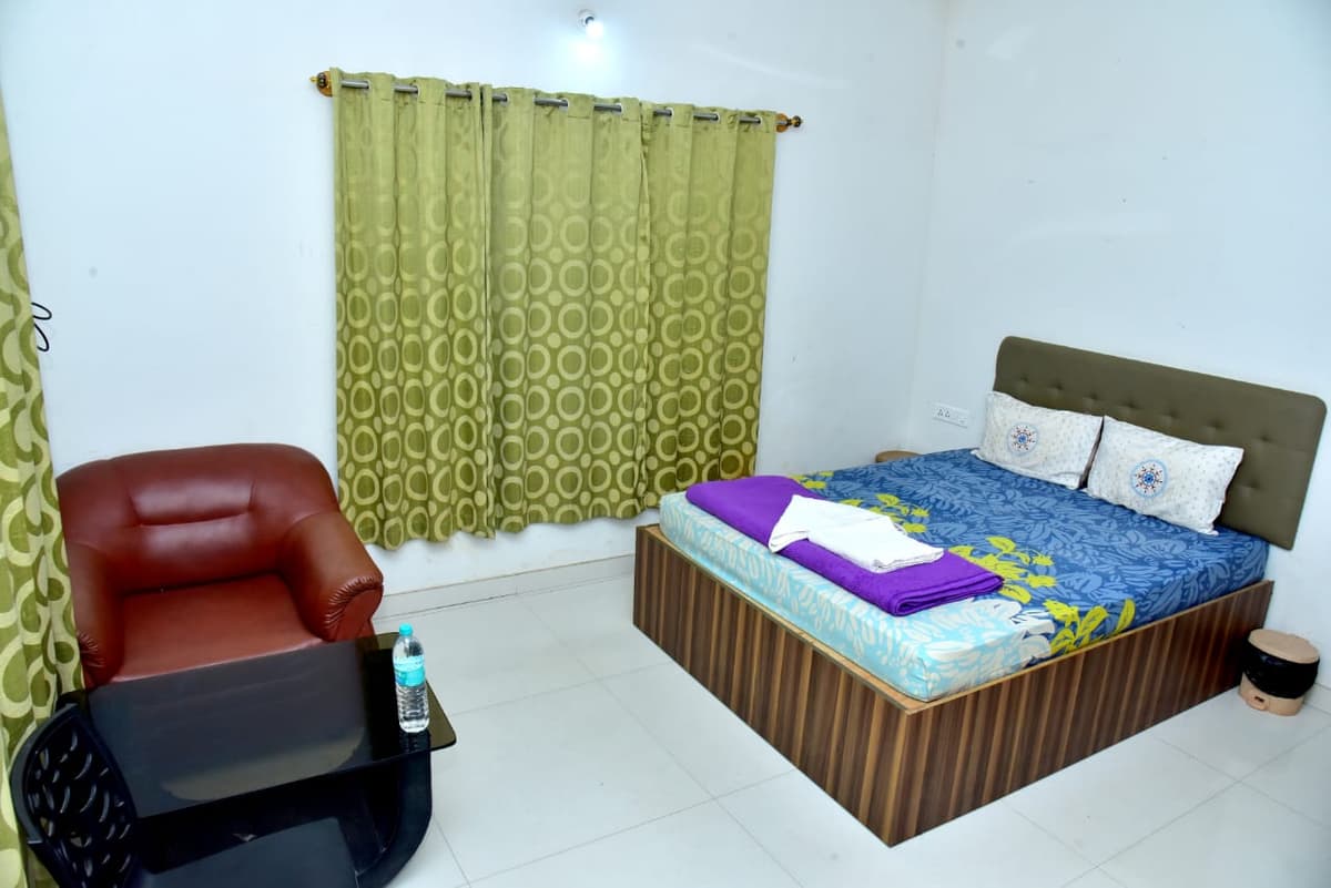 A comfortable single share room
